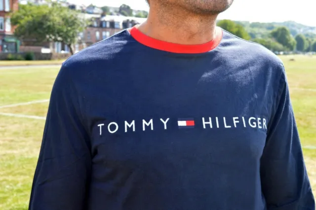 T-shirt nuova con etichette Tommy Hilfiger logo Essential ricamato BLU NAVY 2