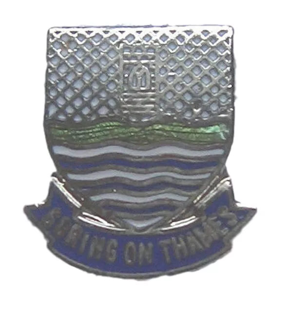 Goring On Thames Quality Enamel Lapel Pin Badge
