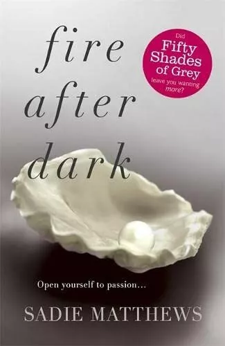 Feu After Dark Par Sadie Matthews, Neuf Livre ,Gratuit & , (Livre de Poche)