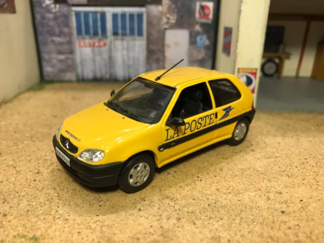 Universal Hobbies 1/43 Citroen Saxo Ii 3 Portes Société La Poste De 2000