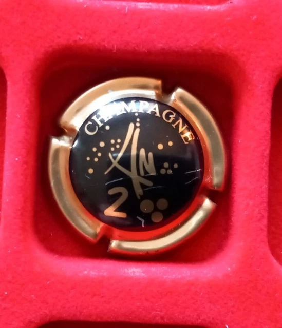 Capsule Champagne générique an 2000 n°620 noir et bronze