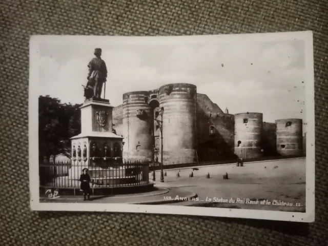 Cpa Angers The Statue Of The Reborn King And The Castle