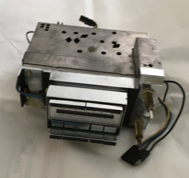 NOS O.E.M. 1968-1969 Lincoln Continental AM Radio