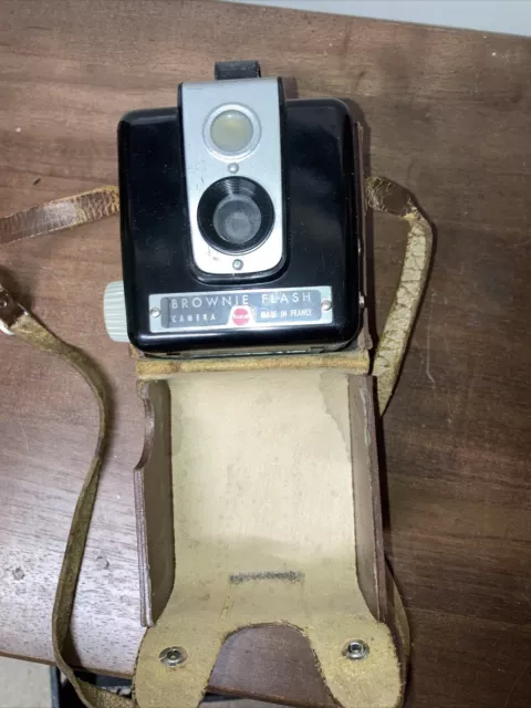 Appareil Photo Kodak Brownie Flash Camera Vintage 1955 Ancien Objet du XXème TBE