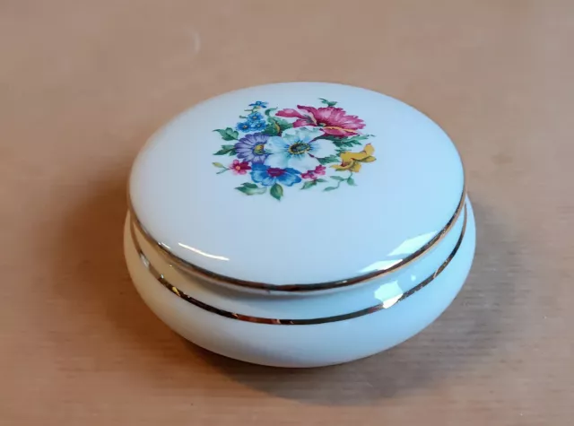 Petite boite à bijoux ou bonbonnière porcelaine Singer Limoges France.