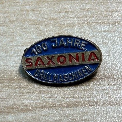 Ensemble pins et insignes RDA - Collection