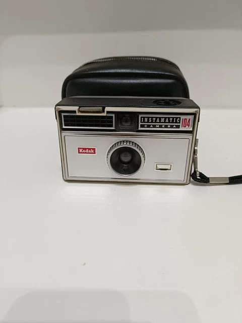 MACCHINA FOTOGRAFICA Kodak INSTAMATIC CAMERA 104 Made in Germany - usato vintage