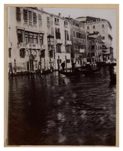 Italie, Venise, Vue de gondoles sur le Grand Canal, Vintage print, circa 1895 Ti