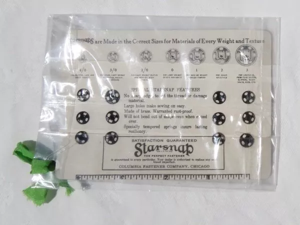 NEU Neu in Verpackung Vintage Starsnap 12 schwarze Druckknöpfe Befestigungen Notions Größe 2/0 volle Karte 2