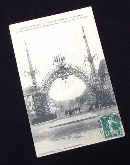 Carte postale ancienne Nancy (Meurthe-et-Moselle) La porte Monumentale crée...