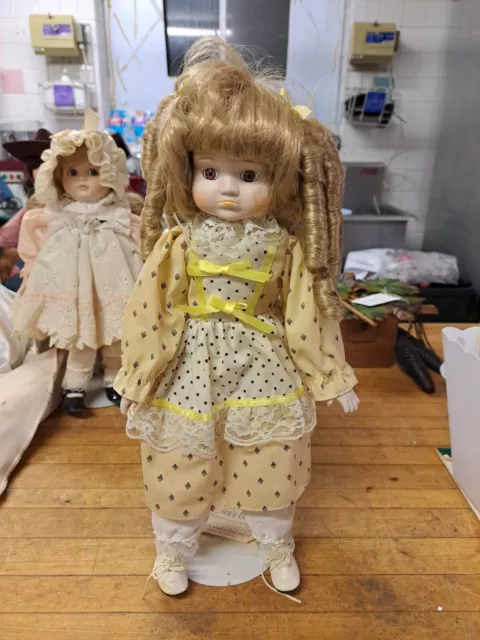 Vintage Heritage Mint Porcelain Doll 16” Amanda Yellow Dress Blonde Curly Hair
