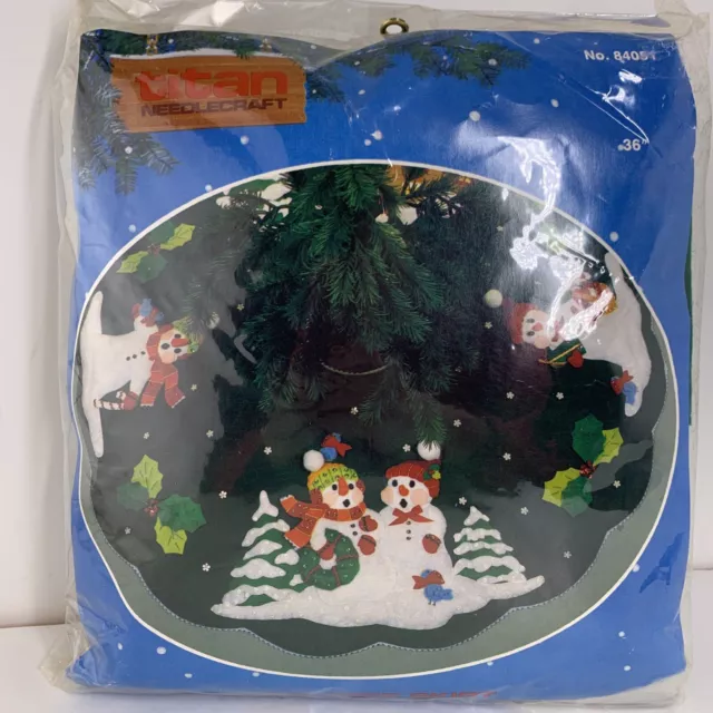 Titan Needlecraft Felt Christmas Tree Skirt Kit Sequins Singing Snowman VTG 36"