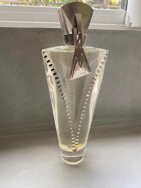 Factice Géant De Parfum JUST ME Montana - 500 Ml Et Plus - Neuf - Décoration