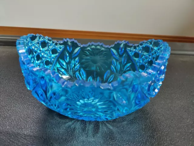 Vintage Heavy Oval Cut/Crystal Glass 8" Bowl Etched Scalloped Sawtooth Edge