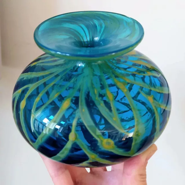 Vintage Mdina Glas Kniebeugen Vase (Sand und Meeresfarben) signiert