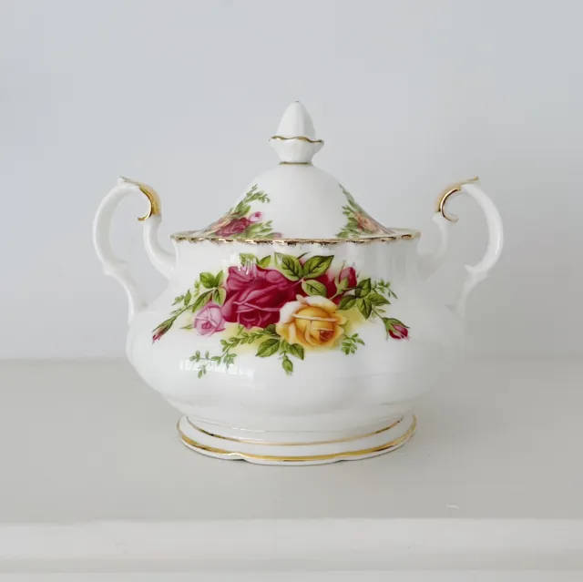 Lovely Rare Royal Albert Old Country Roses Two Handled Lidded Sugar Bowl