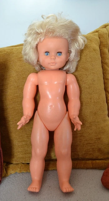 Jolie poupée mannequin  RAYNAL  , BELLA ou  autre de FAMOSA en bel état