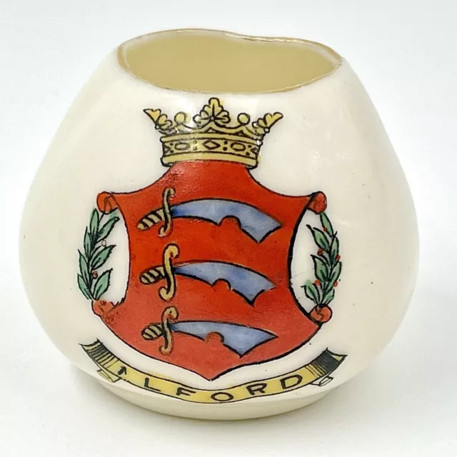 VINTAGE ARCADIAN CRESTED CHINA  MODEL OF VASE - ILFORD CREST matching