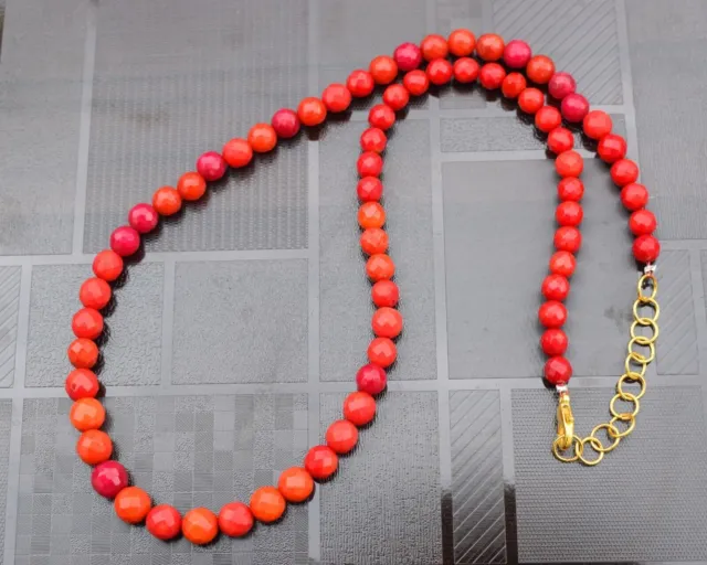Collier de perles rondes à facettes en corail rouge et orange fait à la...