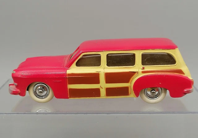 1/43 RENAULT FREGATE sans boite