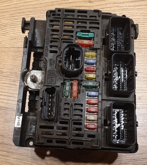 CITROEN C4 PEUGEOT Fusebox Fuse Box Under S118983011 C BsmL11