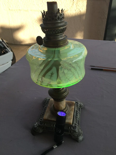 Lampe à Pétrole Ancienne Vers 1900 - Verre Turquoise, 8 Brûleurs, Abat-jour - Style Art Nouveau