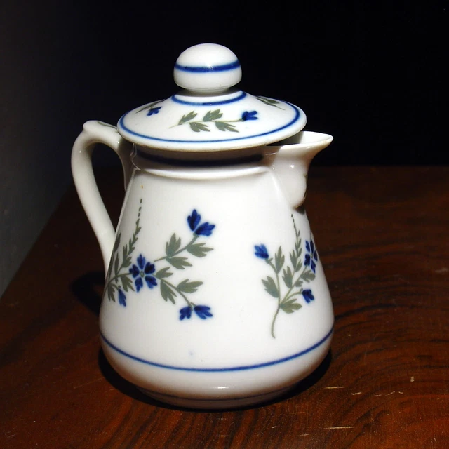 Porcelaine de Bayeux pot à tisane barbeaux