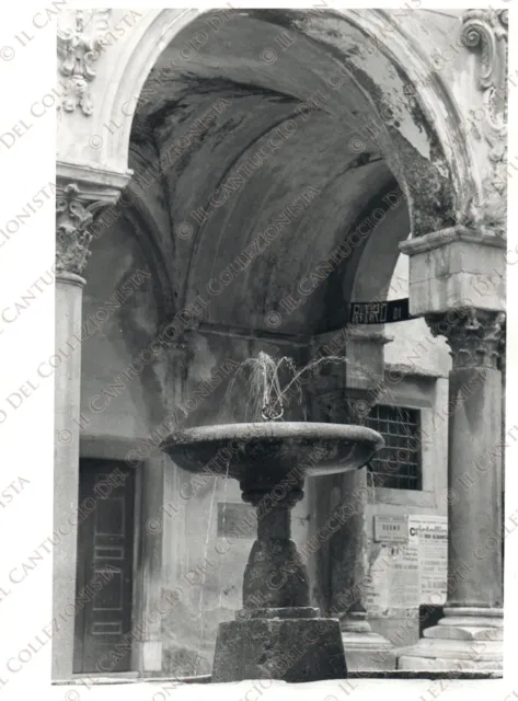 S. Agata dei Goti Benevento Fontana e portico del Duomo Fotografia
