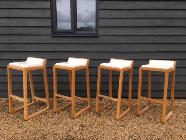 HABITAT - RRP:£900.00 4 x Joe Solid Oak & White Leather Bar Stools Kitchen Chair