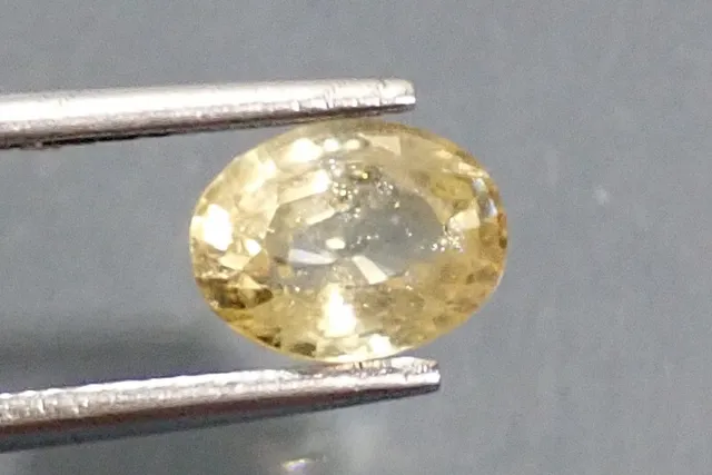 1.94 Ct Natural Yellow Sapphire Sri Lanka UnHeated precious gemstone Certified