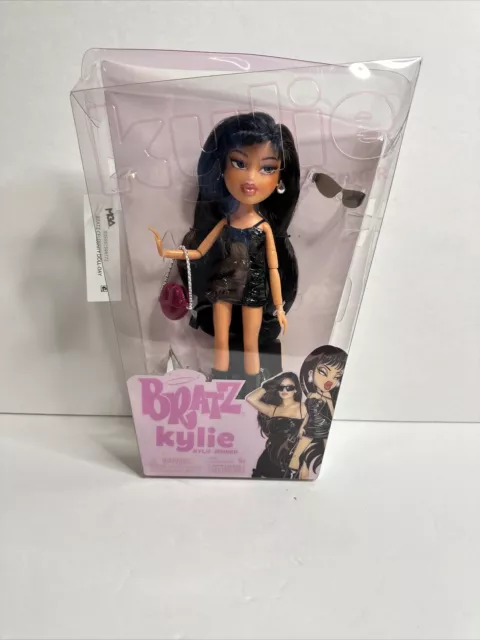  Bratz x Kylie Jenner Day Fashion Doll with Accessories and  Poster : Toys & Games