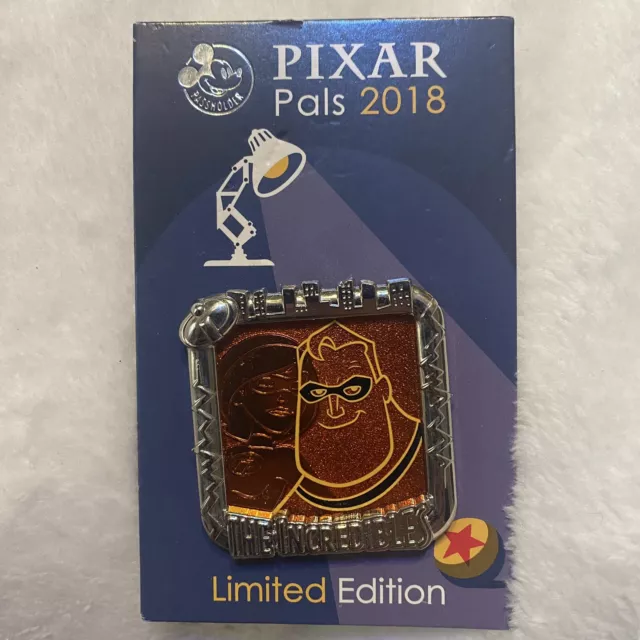 Disney Pixar Pals 2018 Passholder AP Incredibles Pin LE Mr. & Mrs. Incredible