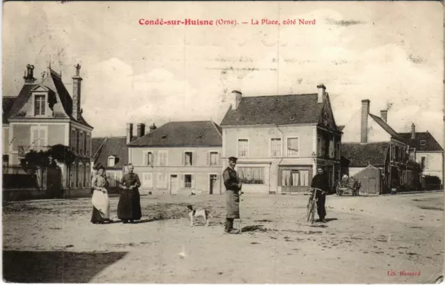 CPA Conde sur Huisne Orne - La Place cote Nord (800473)