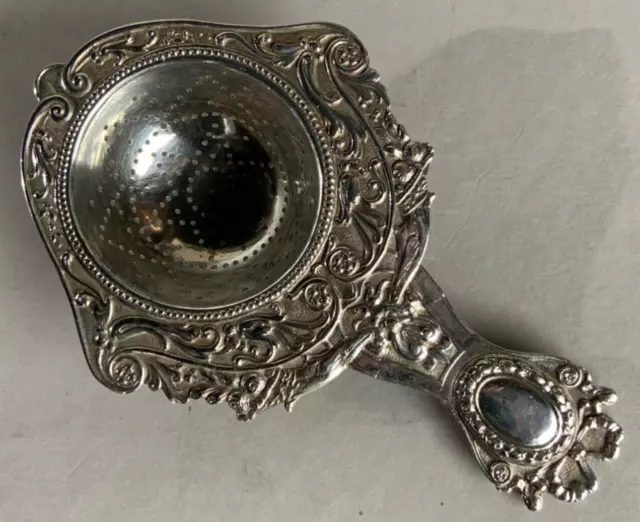 Tee antikes Teesieb Rocaillen-/Biedermeier Dekor 800 Silber Meistermarke ~1880