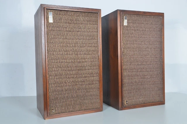 Pair Vintage 1970s The Fisher XP-7 High-End 3-Way 4-Driver Speakers Walnut Nice