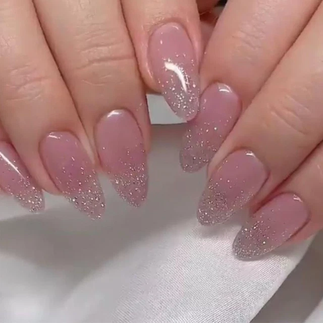 Appuyez sur les ongles Bricolage Gris Rose Amande courte Faux ongles Français