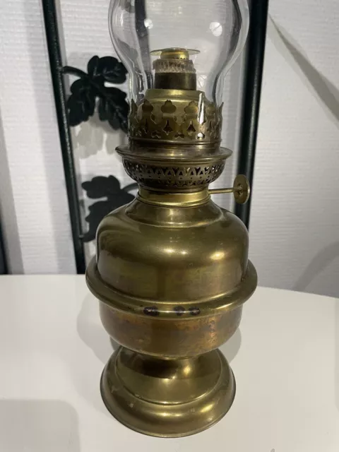 Magnifique Ancienne Lampe À Pétrole En Cuivre Avec Mèche Fonctionnelle Vintage 2