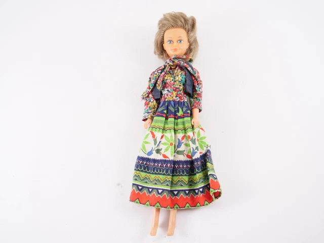 Poupée mannequin vintage tressy bella american character brune an