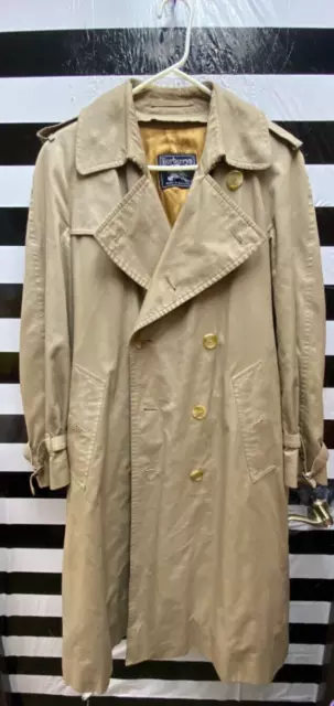 Women "Burberry" tan trench coat detachable lining w/ belt. @Size 12  P.O.