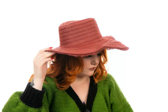 Cappello estivo floppy vintage rosso bruciato tessuto con finiture a frange