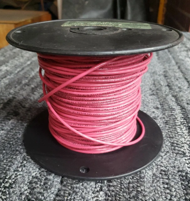 Approximately 300' of 106100703440 Encore Wire 14 AWG Red Machine Tool Wire NEW