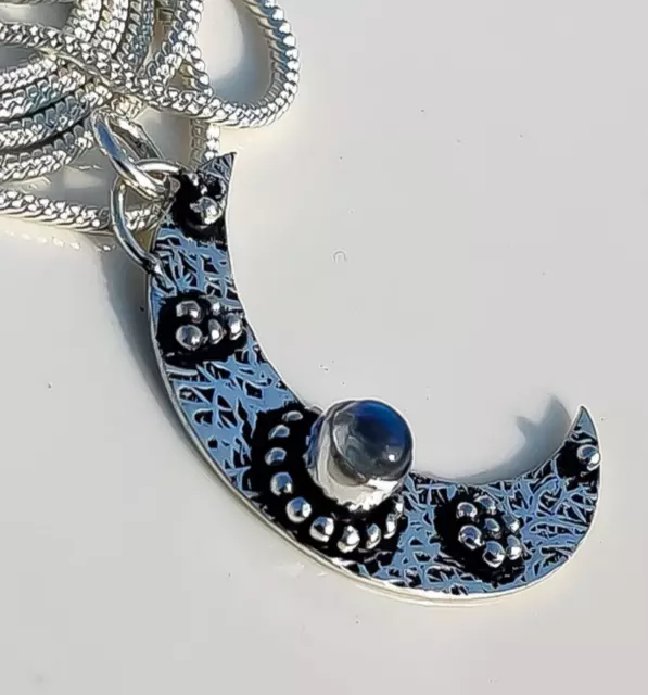 Pendentif femme demi-lune en argent sterling 925 avec pierre de lune bleue...