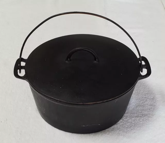 Vintage  "ERIE" Pre-Griswold Cast Iron Dutch Oven With Lid