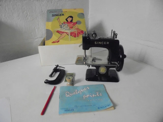 MACHINE À COUDRE singer ancienne Collection EUR 190,00 - FR