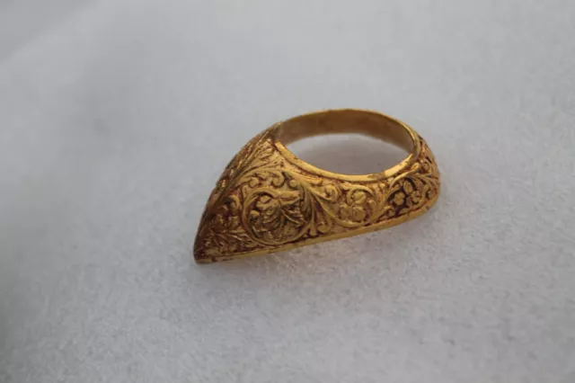 vintage Mughal Islamic ottoman gold gilt hunting seen archers thumb ring no bow