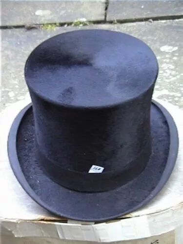 164 -Superb Lincoln Bennett Black Silk Top Hat Sz 7¼ with Original Card box.