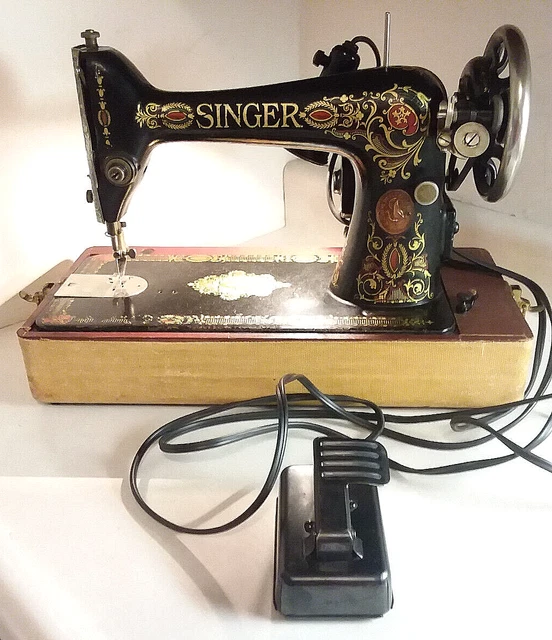 ANTIQUE SINGER HAND Crank Sewing Machine W/Case / Pedal / Light Rare