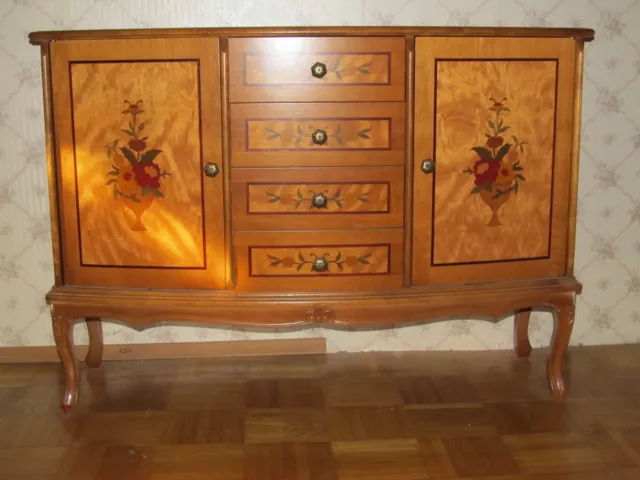 Sehr schöne und stilvolle Kommode / Sideboard mit Intarsien