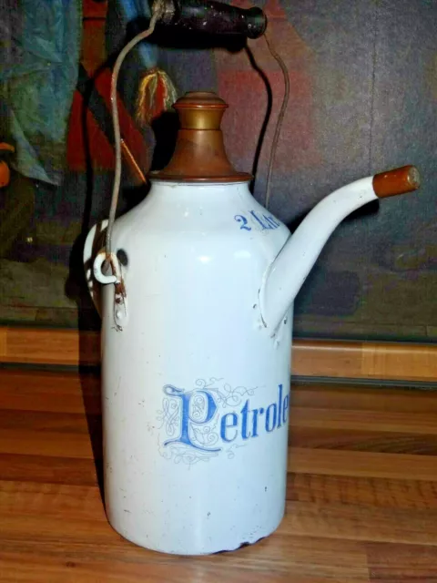 antike große 2 Liter Email Emaille Petroleum-Kanne weiß-blau Bügelhenkel Vintage