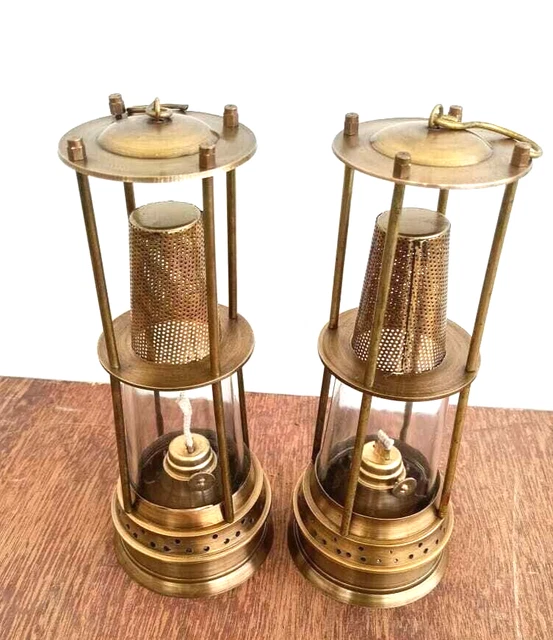 Lot von 2 Stück nautischen Antikmessing Miner Öllampe nautische maritime...
